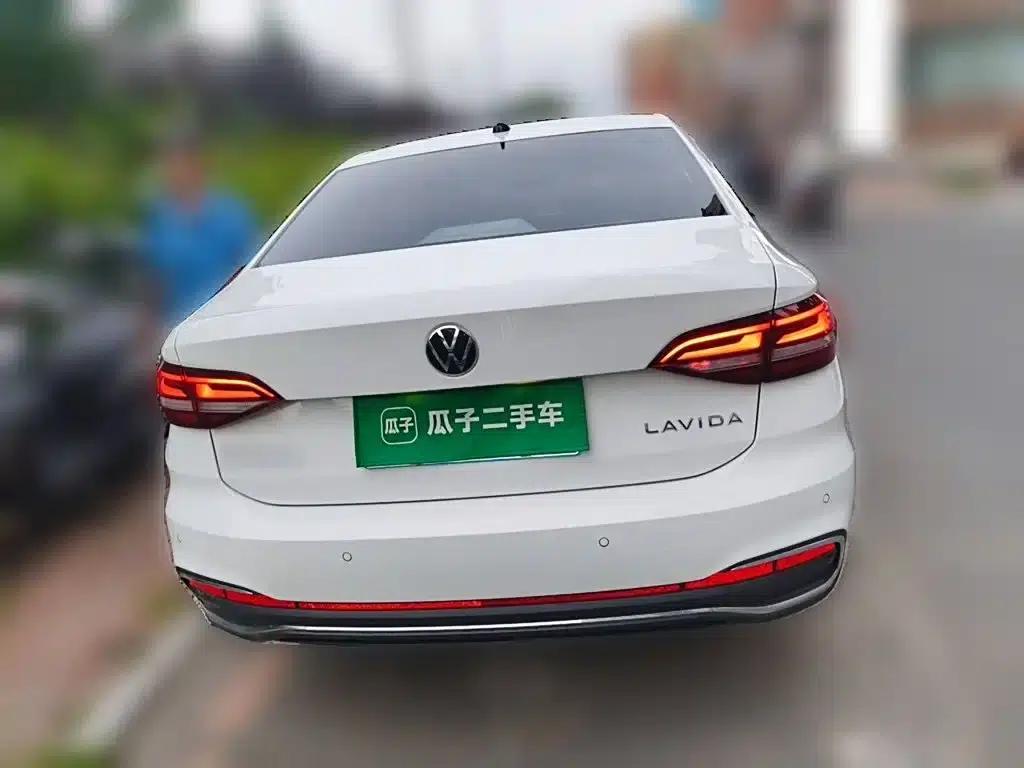 2023 Volkswagen Lavida 1.5L Automatic Five Million Edition — миниатюра 4