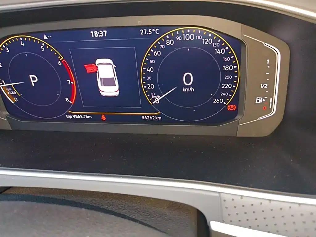 2023 Volkswagen Lavida 1.5L Automatic Five Million Edition — миниатюра 9