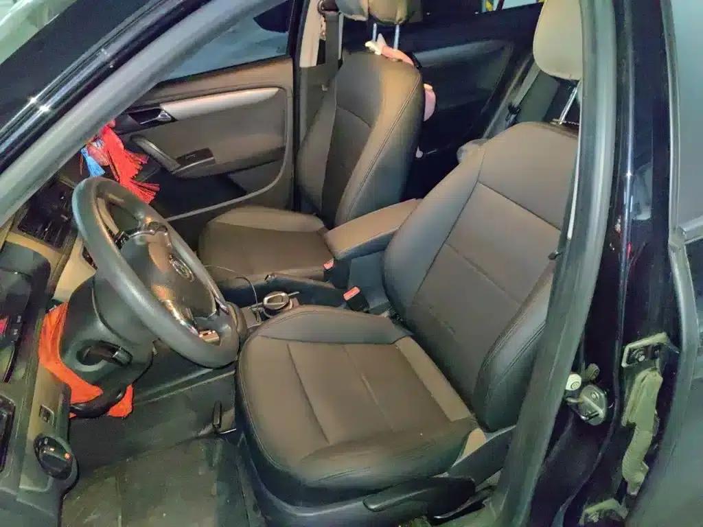 2013 Volkswagen Lavida Classic Facelift 1.6L Automatic Fashion Edition — миниатюра 12