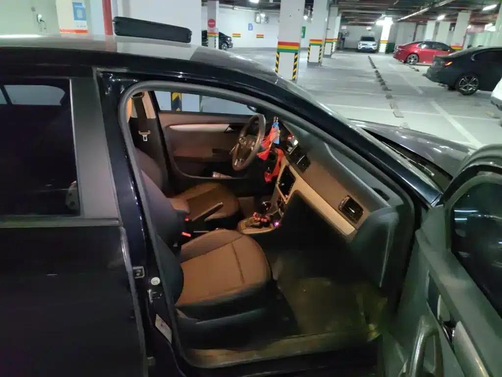 2013 Volkswagen Lavida Classic Facelift 1.6L Automatic Fashion Edition — миниатюра 22