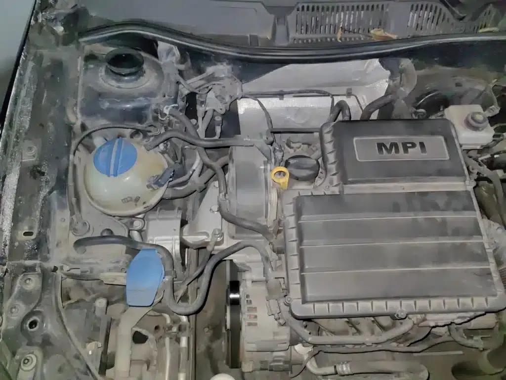 2013 Volkswagen Lavida Classic Facelift 1.6L Automatic Fashion Edition — миниатюра 23
