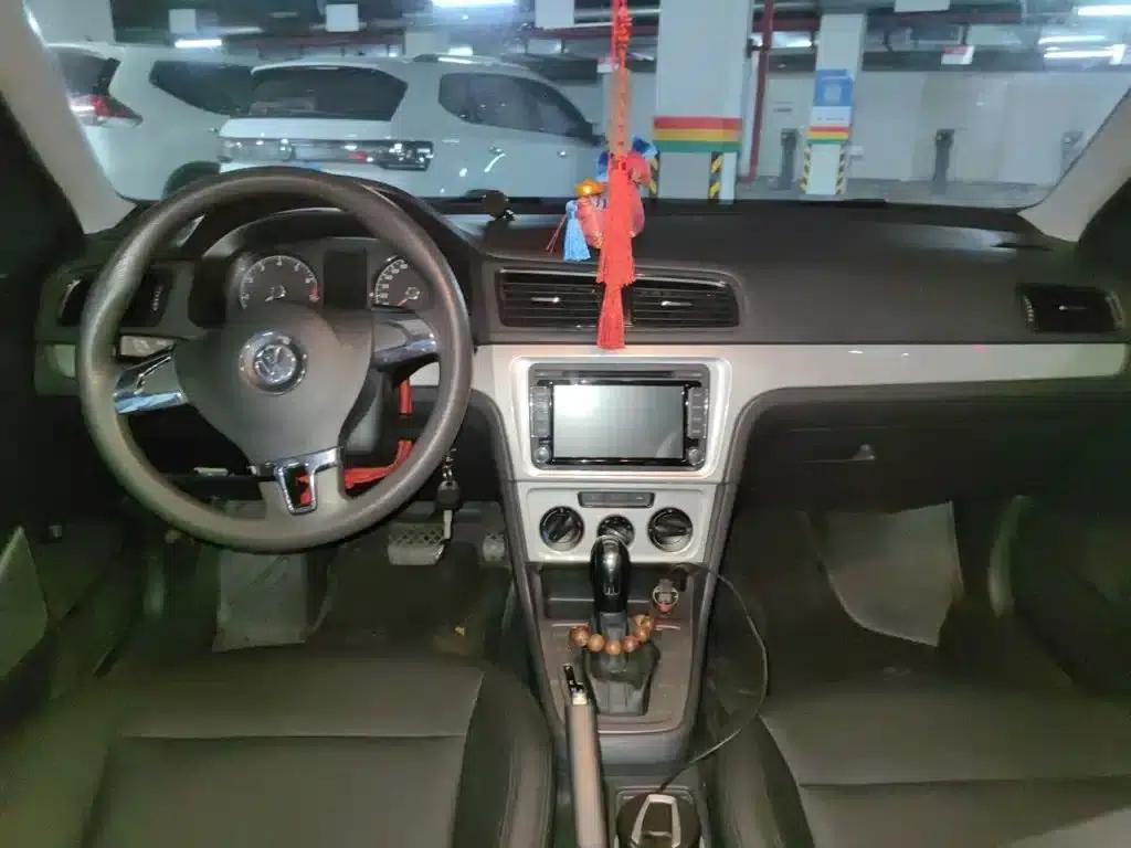 2013 Volkswagen Lavida Classic Facelift 1.6L Automatic Fashion Edition — миниатюра 6