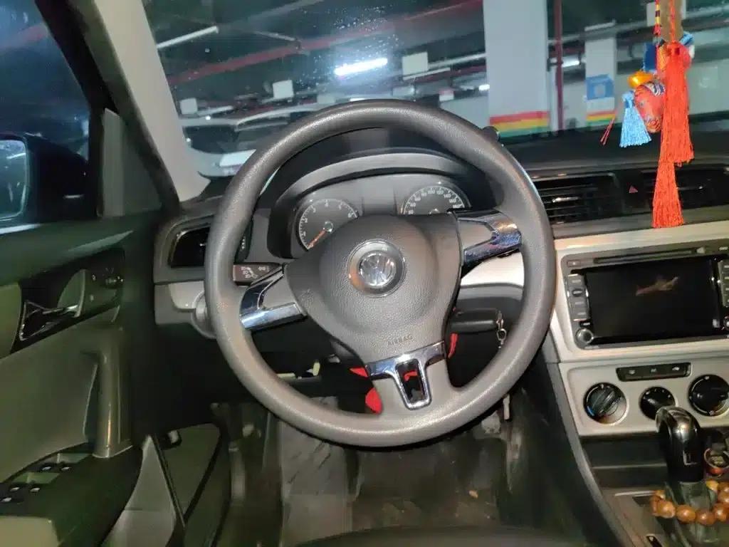 2013 Volkswagen Lavida Classic Facelift 1.6L Automatic Fashion Edition — миниатюра 7