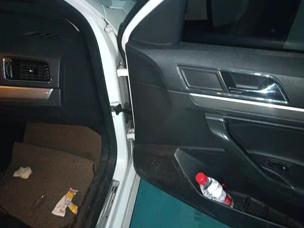 2015 Volkswagen Lavida 1.6L Automatic Comfort Edition — миниатюра 22