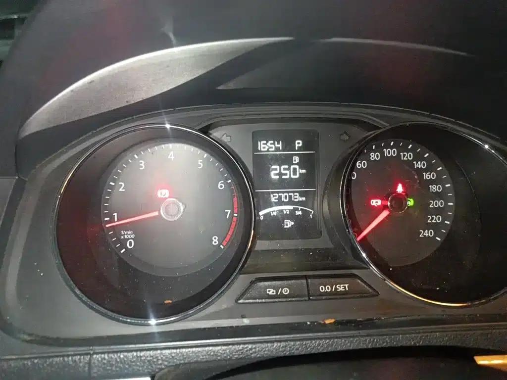 2015 Volkswagen Lavida 1.6L Automatic Comfort Edition — миниатюра 9