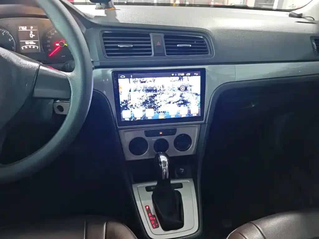 2015 Volkswagen Lavida 1.6L Automatic Fashion Edition — миниатюра 13