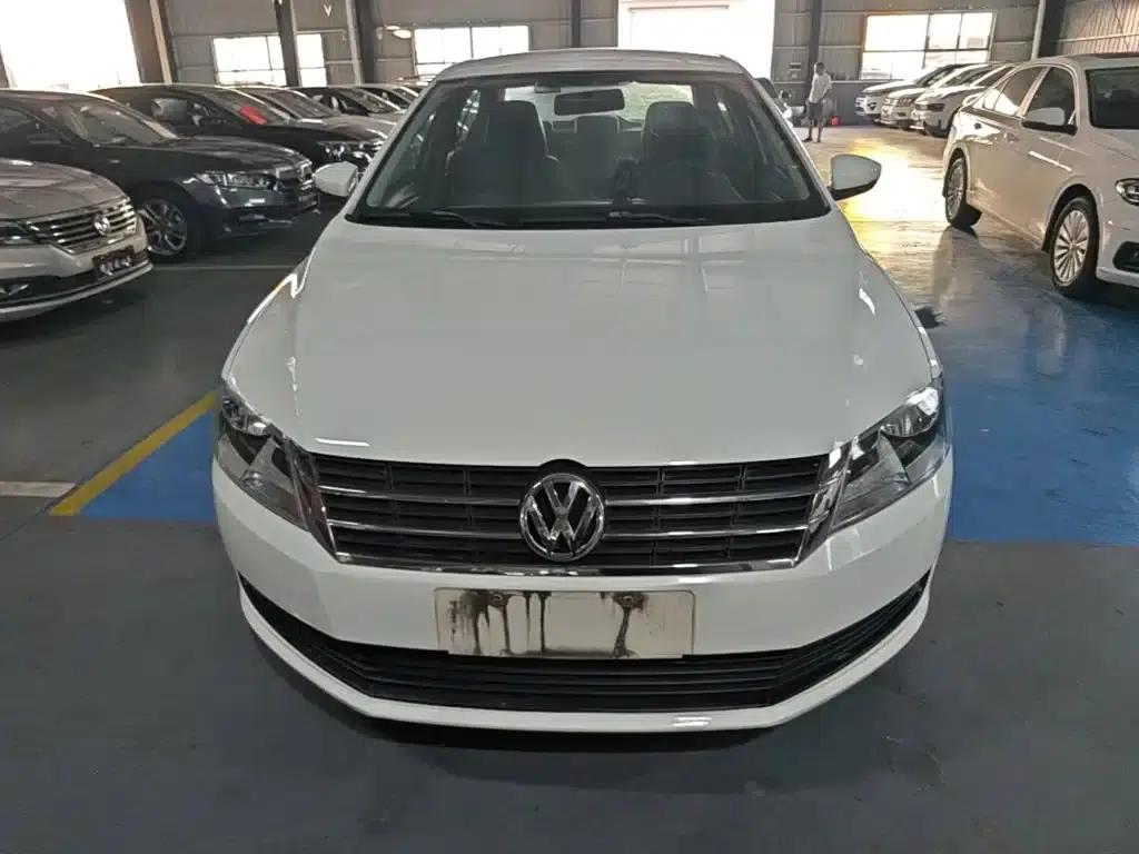 2015 Volkswagen Lavida 1.6L Automatic Fashion Edition — миниатюра 3