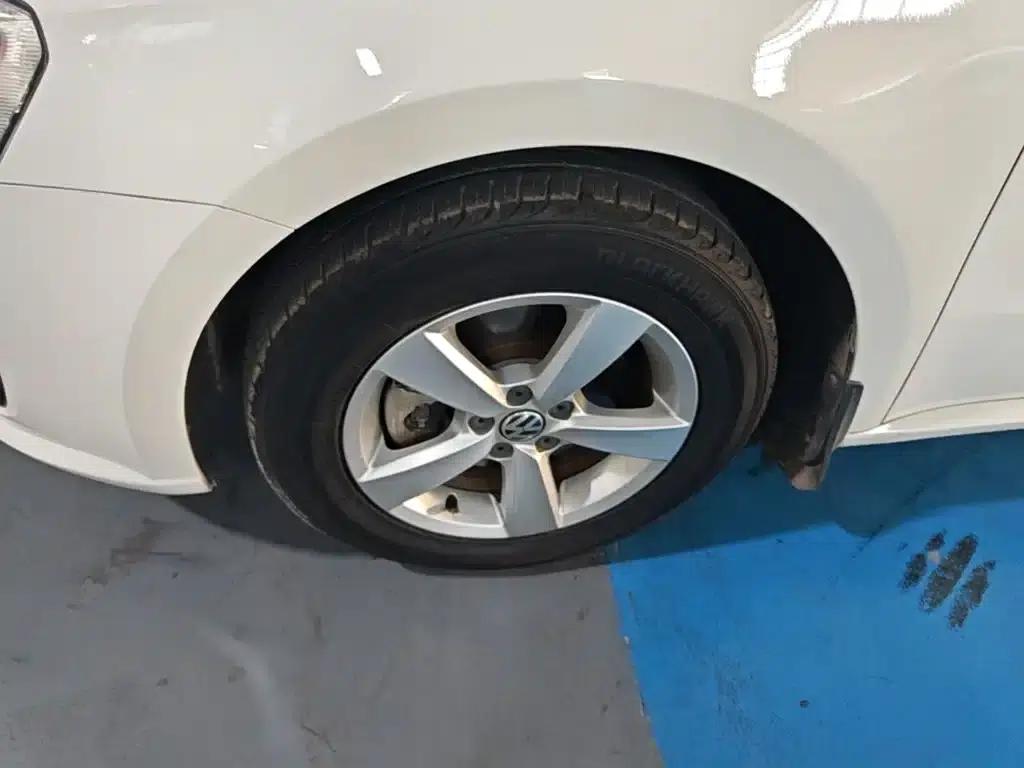 2015 Volkswagen Lavida 1.6L Automatic Fashion Edition — миниатюра 23