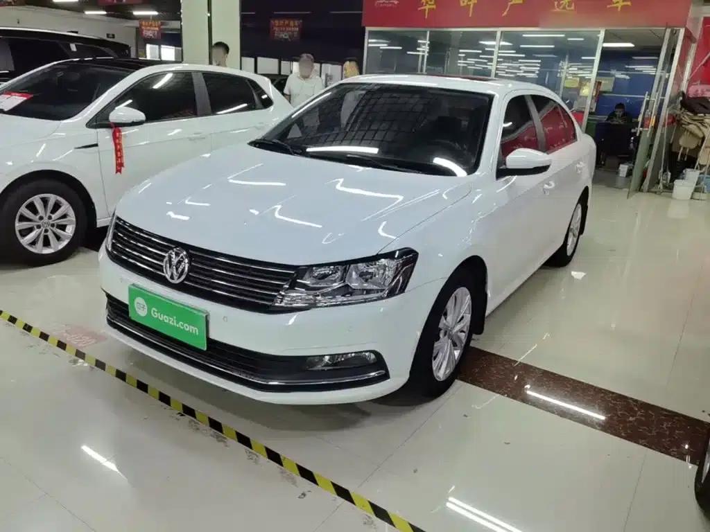 2015 Volkswagen Lavida 1.6L Automatic Comfort Edition — миниатюра 2
