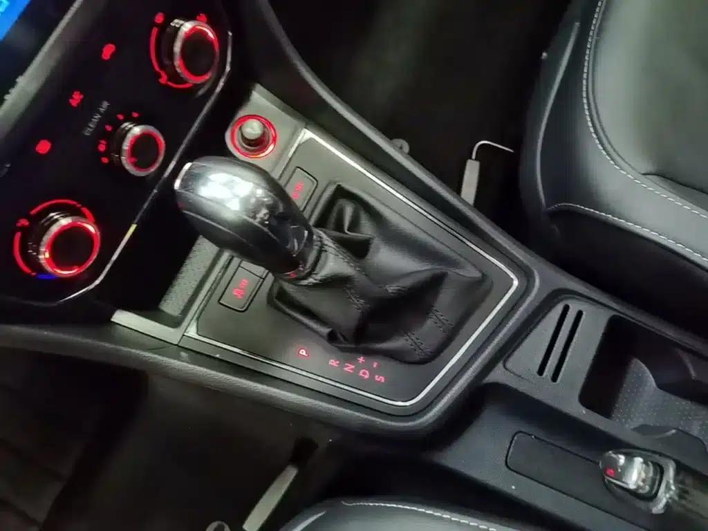 2015 Volkswagen Lavida 1.6L Automatic Comfort Edition — миниатюра 14