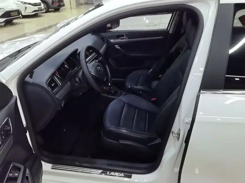 2015 Volkswagen Lavida 1.6L Automatic Comfort Edition — миниатюра 15