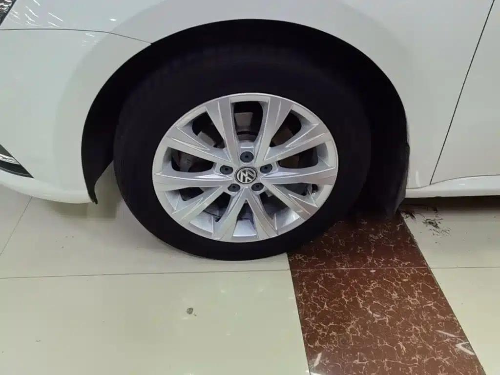 2015 Volkswagen Lavida 1.6L Automatic Comfort Edition — миниатюра 23
