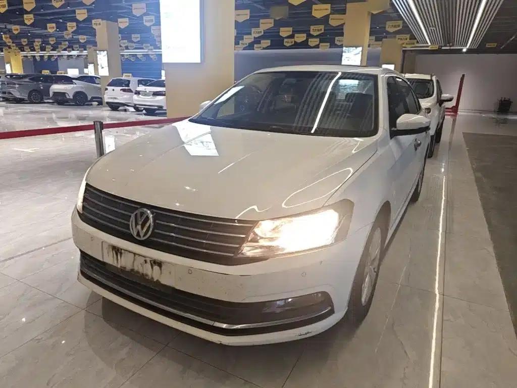 2015 Volkswagen Lavida 1.6L Manual Comfort Edition — миниатюра 1