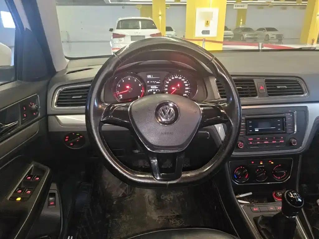 2015 Volkswagen Lavida 1.6L Manual Comfort Edition — миниатюра 11