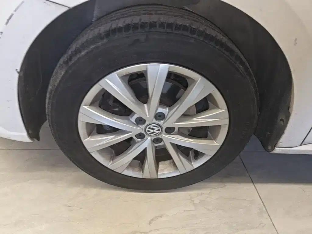 2015 Volkswagen Lavida 1.6L Manual Comfort Edition — миниатюра 23