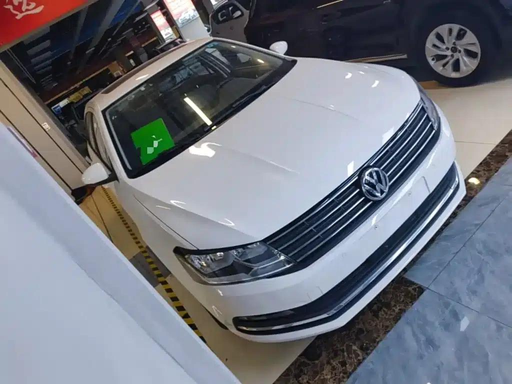 2015 Volkswagen Lavida 1.6L Manual Comfort Edition — миниатюра 4