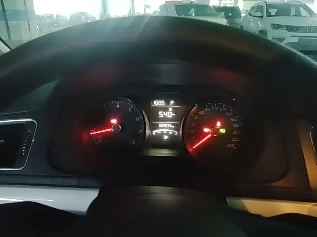 2017 Volkswagen Lavida 1.6L Automatic Fashion Edition — миниатюра 12
