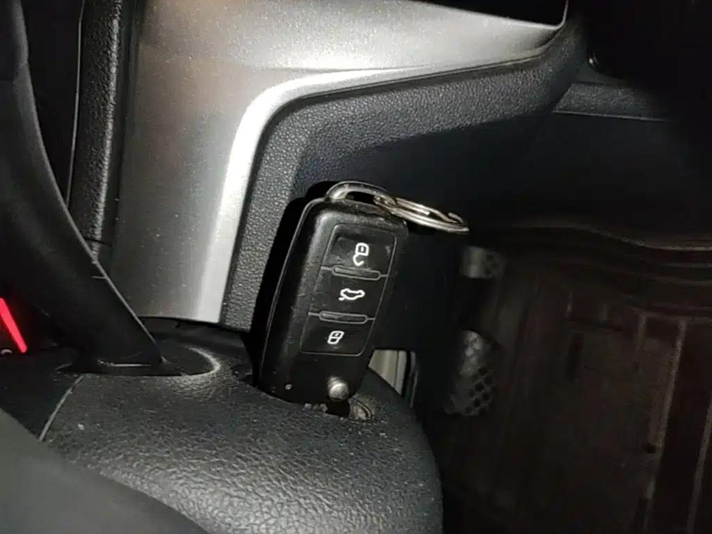 2017 Volkswagen Lavida 1.6L Automatic Fashion Edition — миниатюра 9