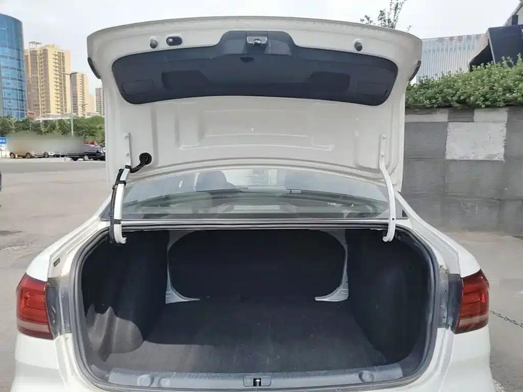 2019 Volkswagen Lavida, Lavida Qihang 1.5L Automatic Fashion Edition (National VI Emission Standard) — миниатюра 19