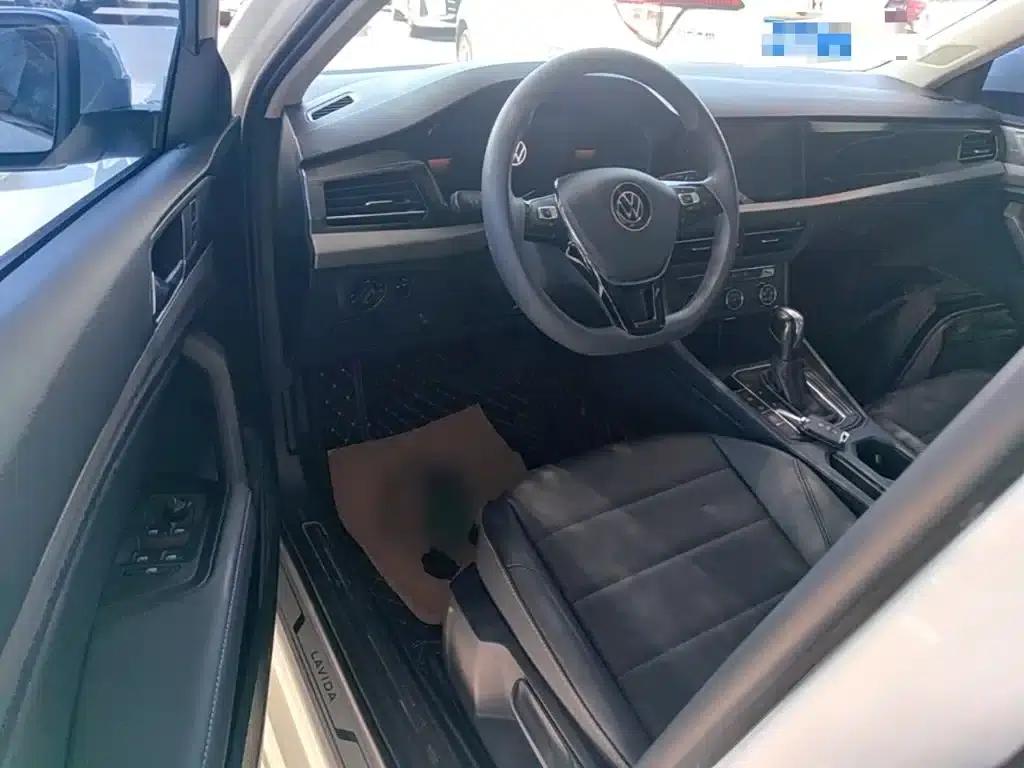 2022 Volkswagen Lavida 1.5L Automatic Comfort Edition — миниатюра 16