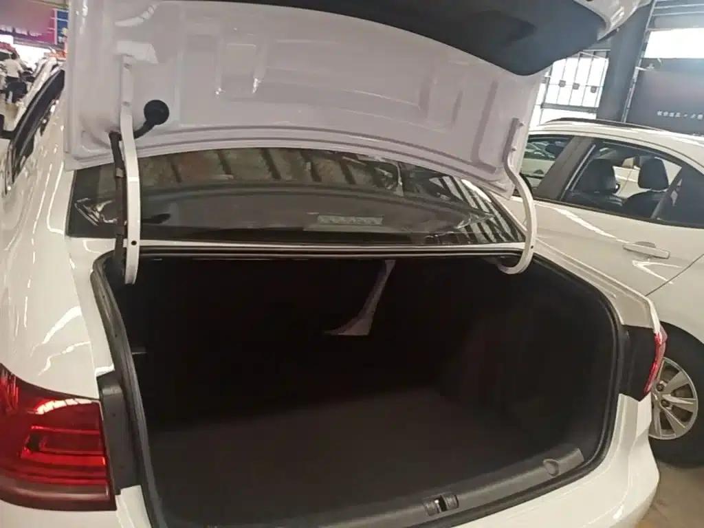 2019 Volkswagen Lavida, Lavida Qihang 1.5L Automatic Comfort Edition (National VI Emission Standard) — миниатюра 19