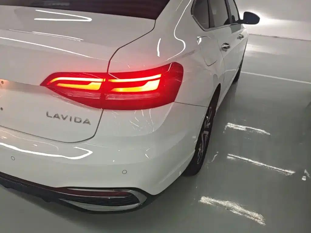 2024 Volkswagen Lavida 1.5L Automatic Starry Sky Five Million Edition — миниатюра 8