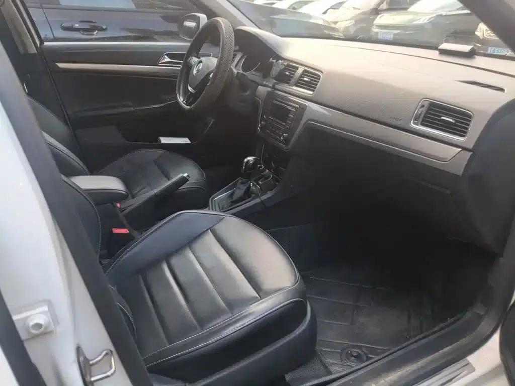 2017 Volkswagen Lavida 1.6L Automatic Comfort Edition — миниатюра 20