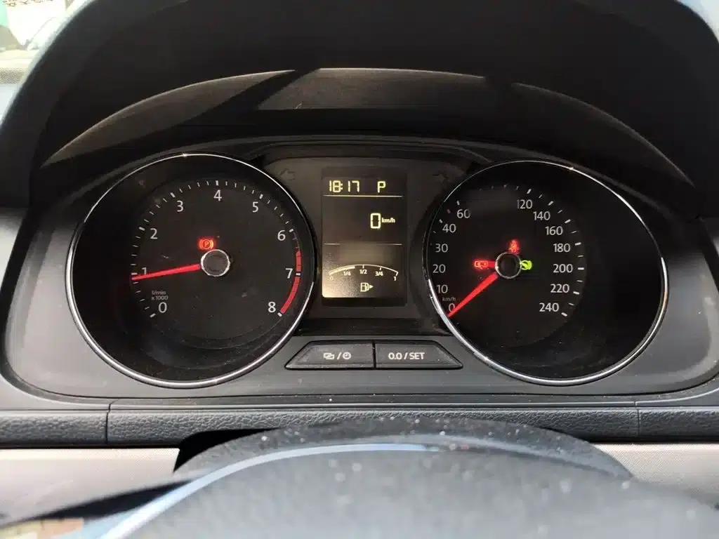 2017 Volkswagen Lavida 1.6L Automatic Comfort Edition — миниатюра 4