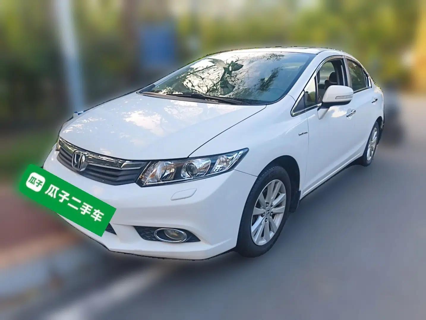 Honda Civic 2012 1.8L automatic luxury edition — миниатюра 1