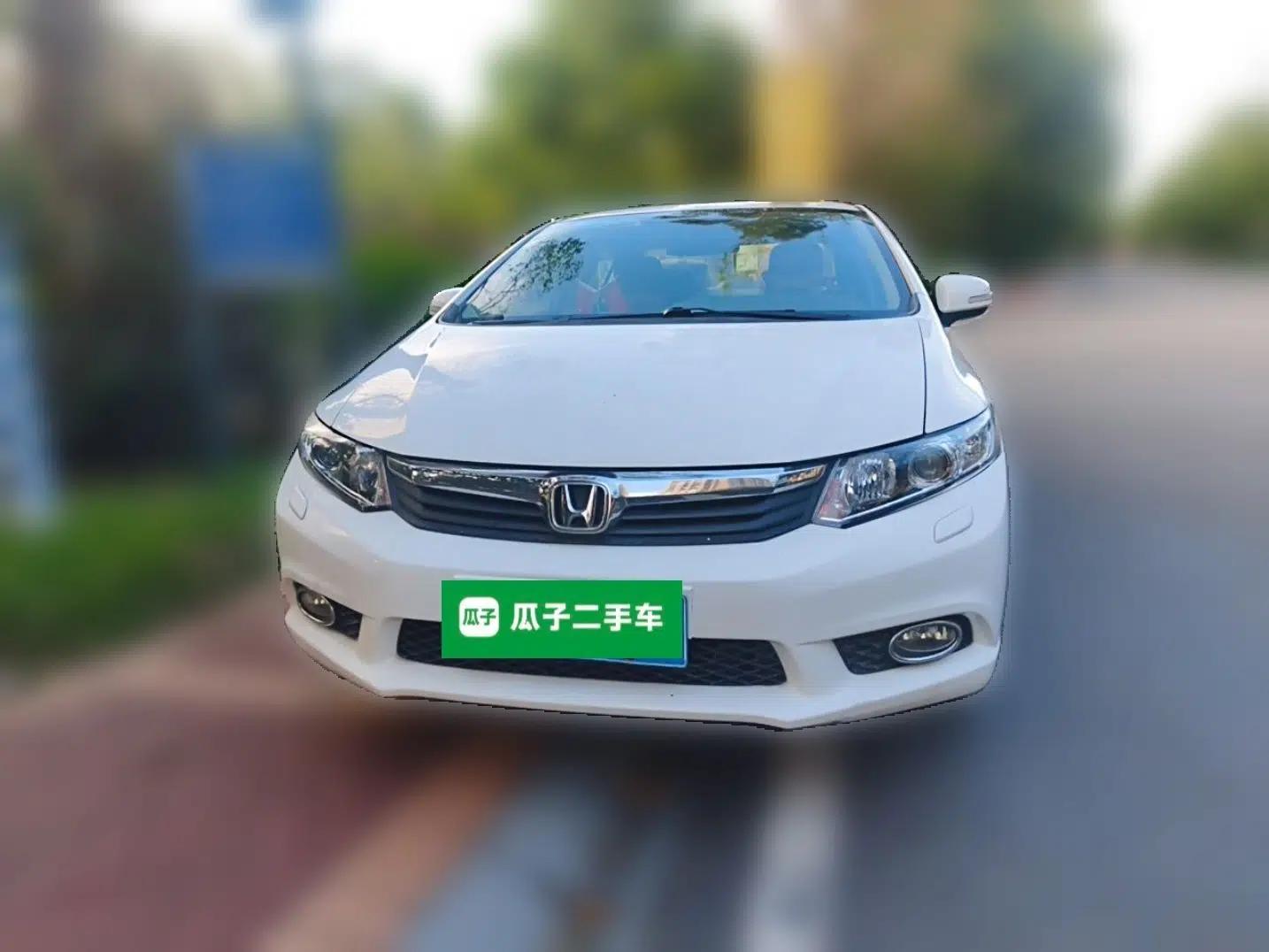 Honda Civic 2012 1.8L automatic luxury edition — миниатюра 2