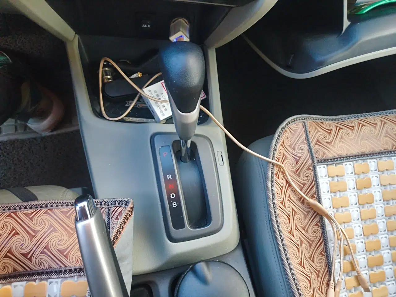 Honda Civic 2012 1.8L automatic luxury edition — миниатюра 14