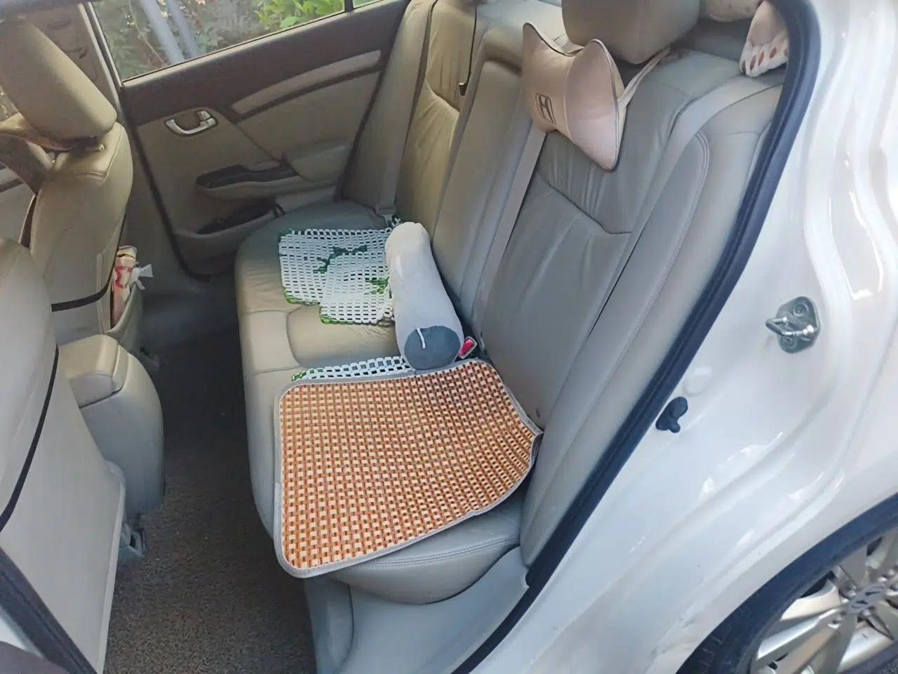 Honda Civic 2012 1.8L automatic luxury edition — миниатюра 17