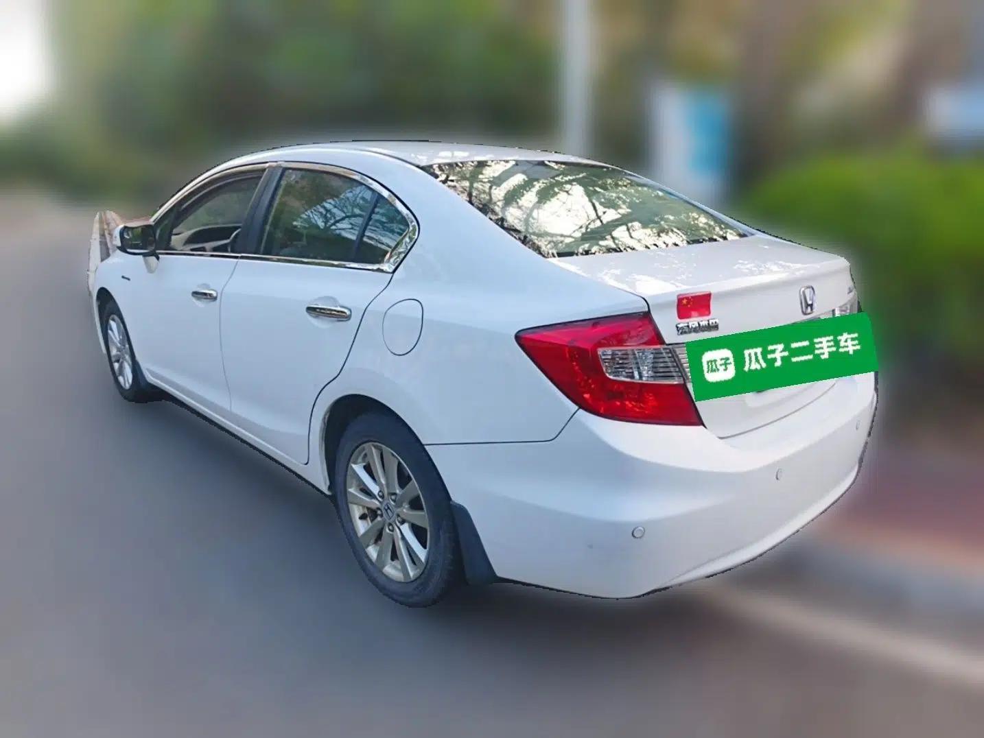 Honda Civic 2012 1.8L automatic luxury edition — миниатюра 4
