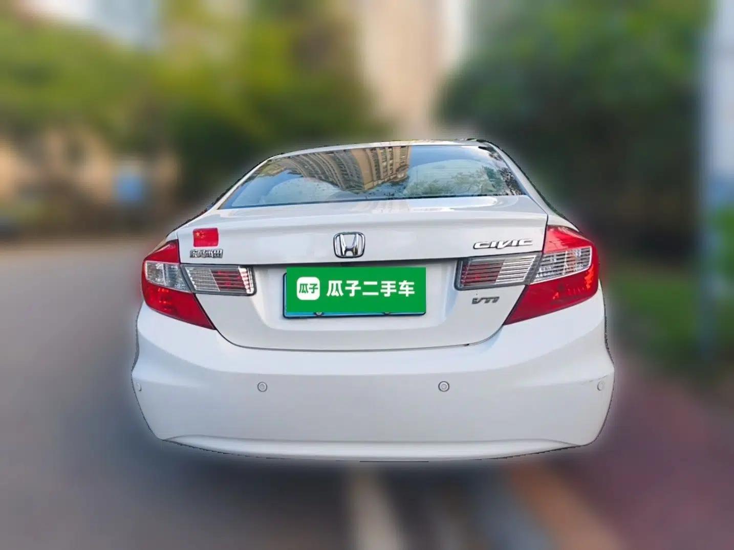 Honda Civic 2012 1.8L automatic luxury edition — миниатюра 5
