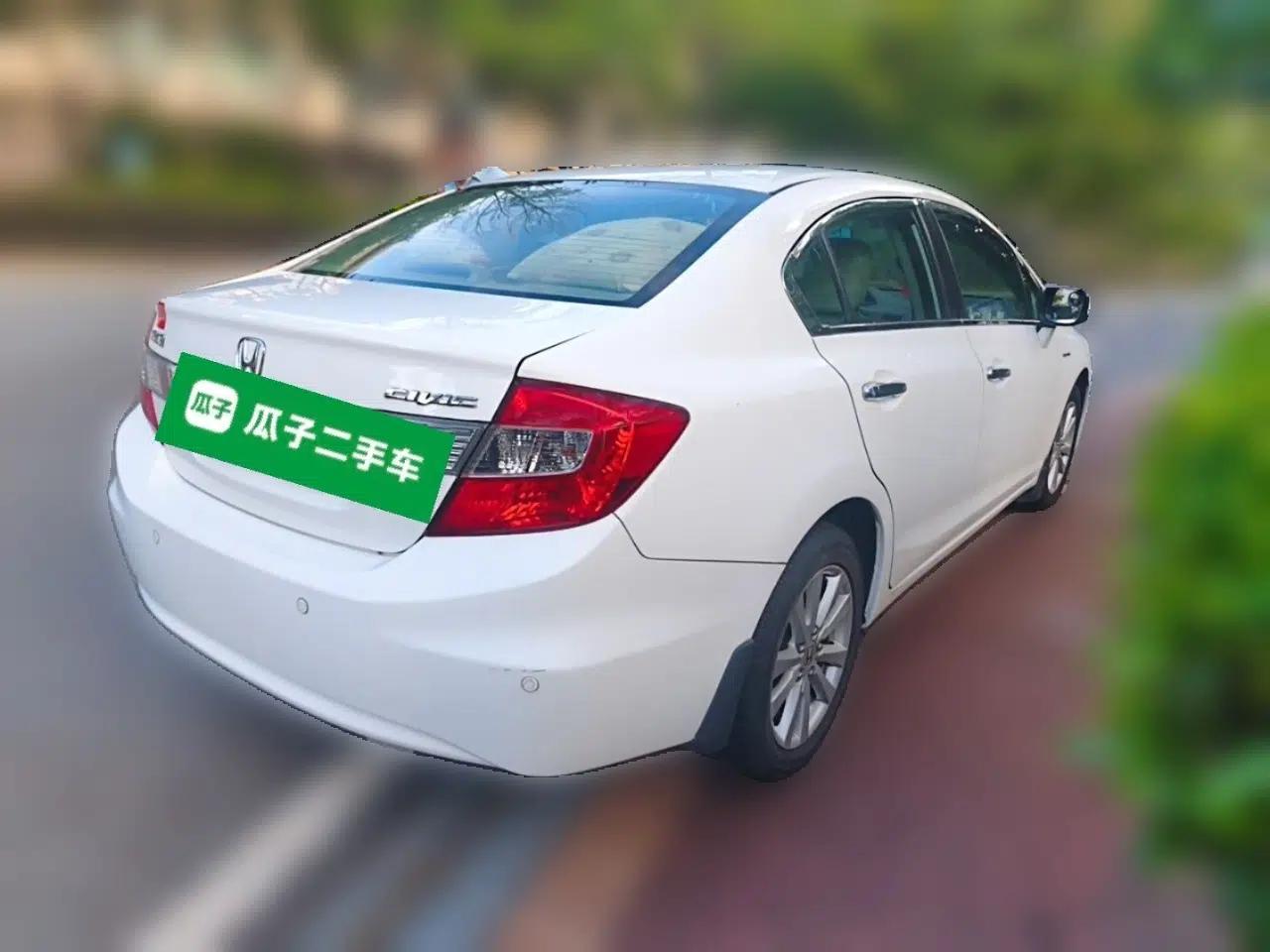 Honda Civic 2012 1.8L automatic luxury edition — миниатюра 6