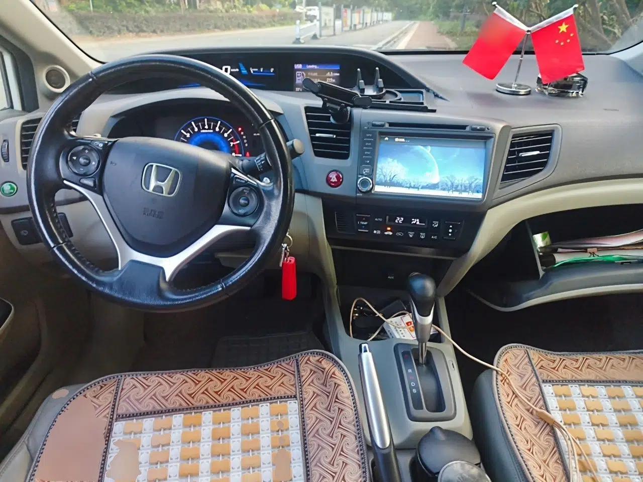 Honda Civic 2012 1.8L automatic luxury edition — миниатюра 9
