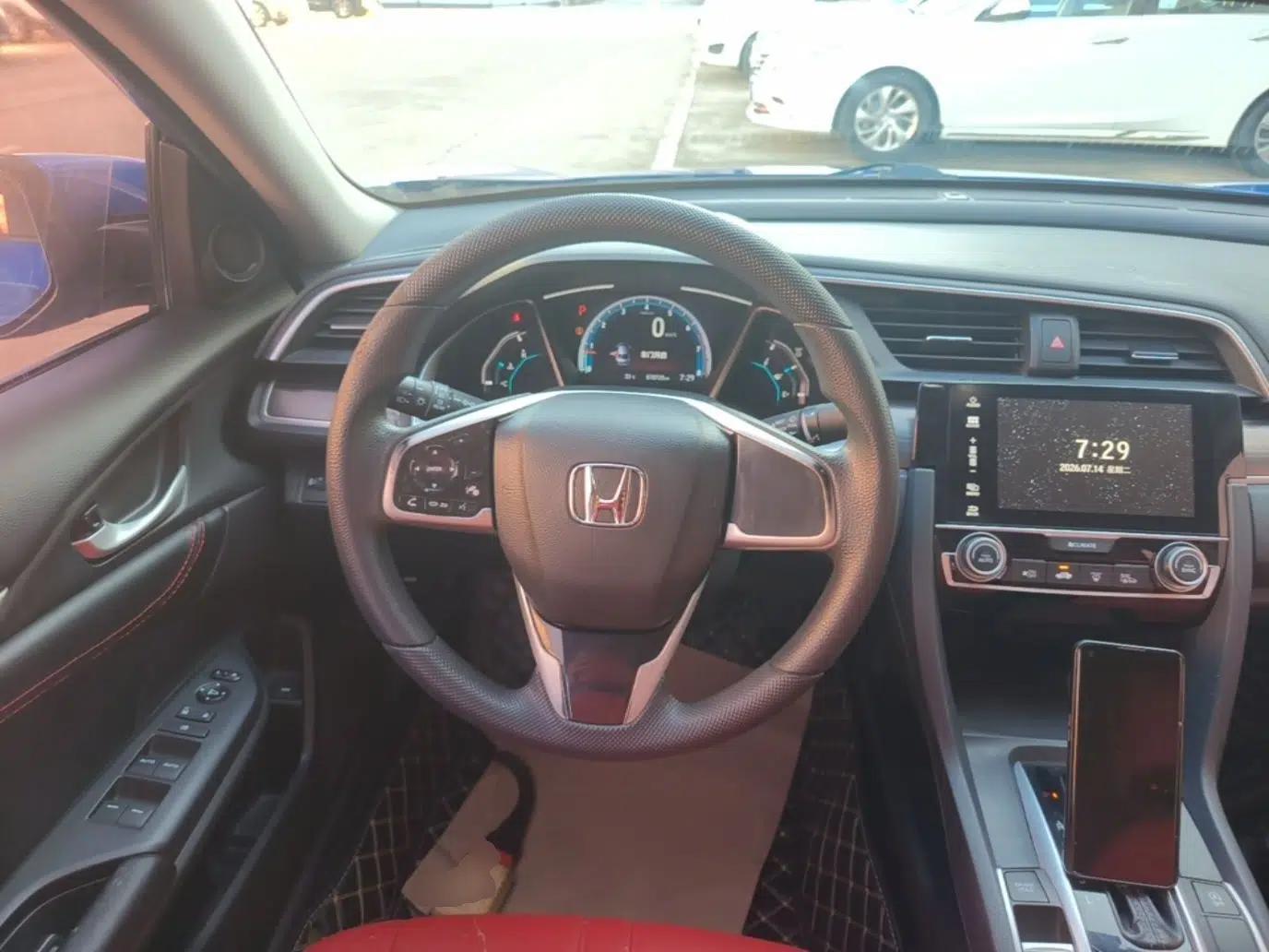 Honda Civic 2019 220TURBO CVT Dynamic Edition China V — миниатюра 13