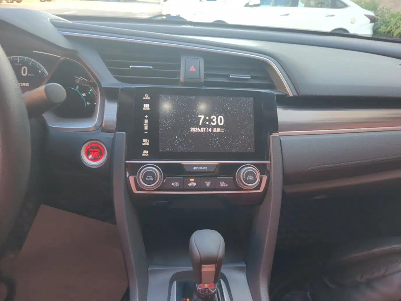 Honda Civic 2019 220TURBO CVT Dynamic Edition China V — миниатюра 15