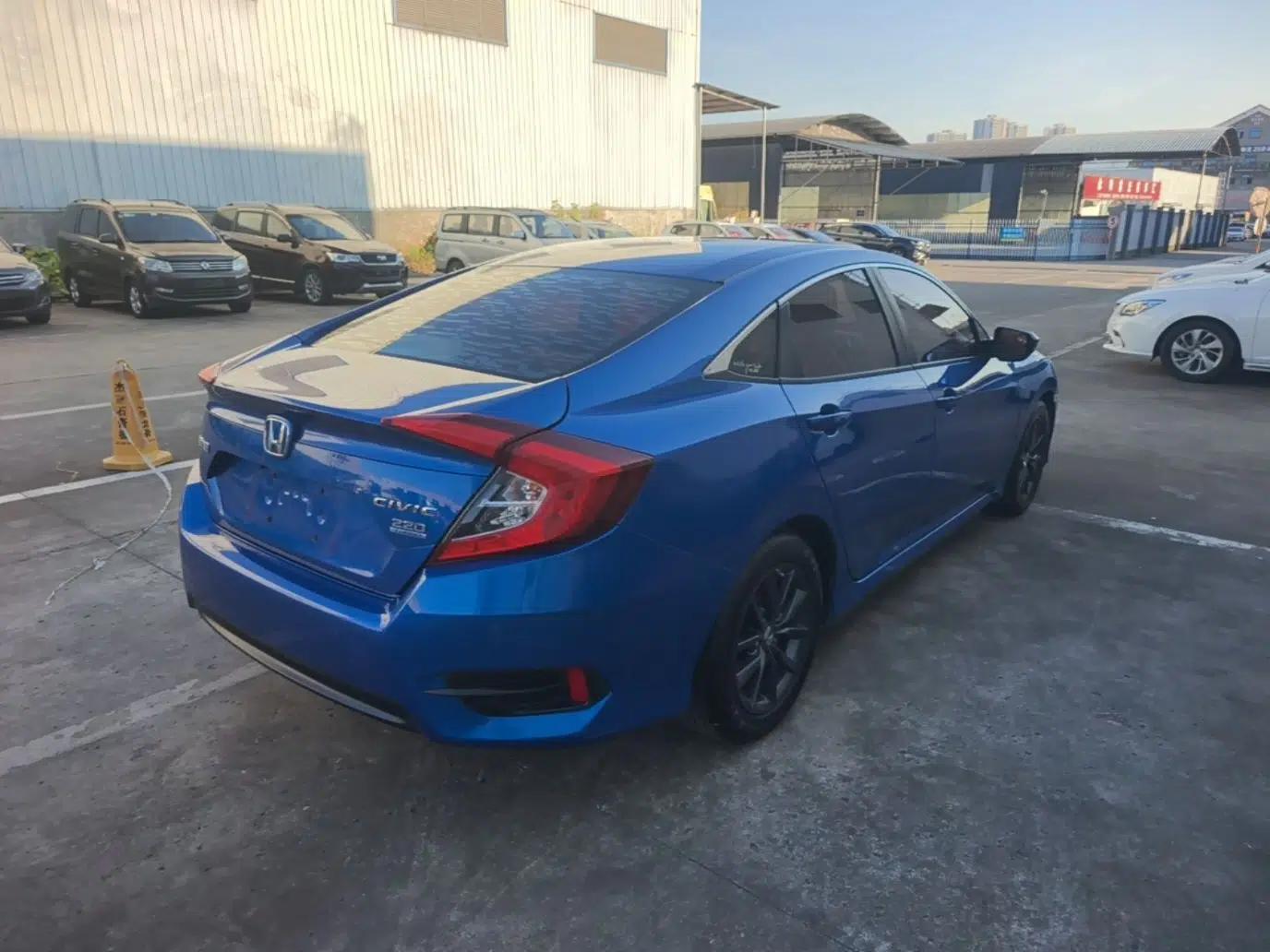 Honda Civic 2019 220TURBO CVT Dynamic Edition China V — миниатюра 6