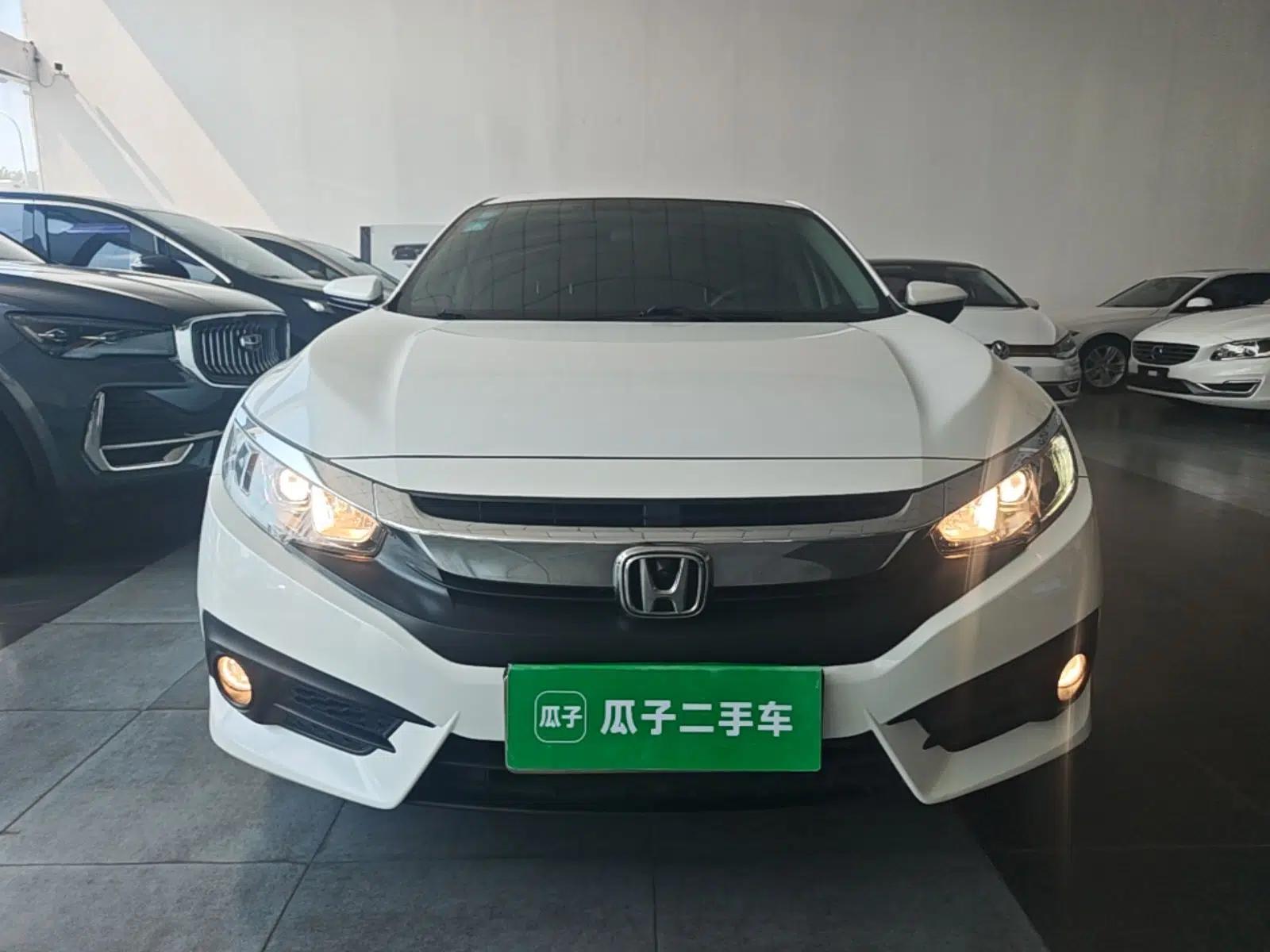 Honda Civic 2016 220TURBO CVT Luxury Edition — миниатюра 2