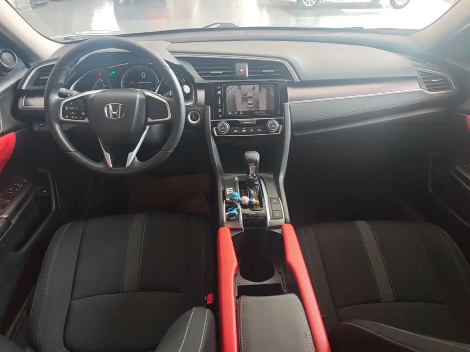 Honda Civic 2016 220TURBO CVT Luxury Edition — миниатюра 12