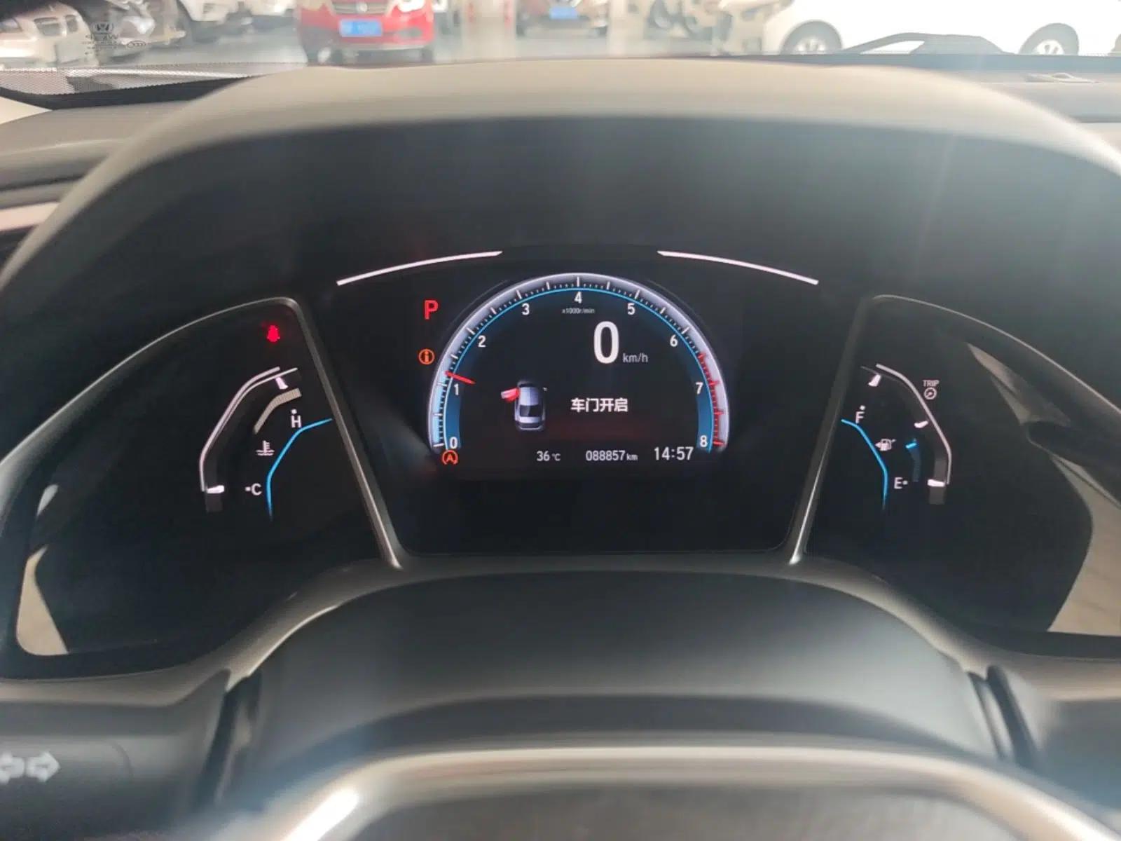 Honda Civic 2016 220TURBO CVT Luxury Edition — миниатюра 14