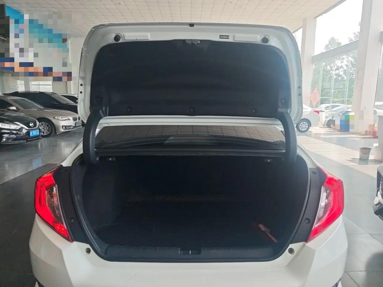 Honda Civic 2016 220TURBO CVT Luxury Edition — миниатюра 22