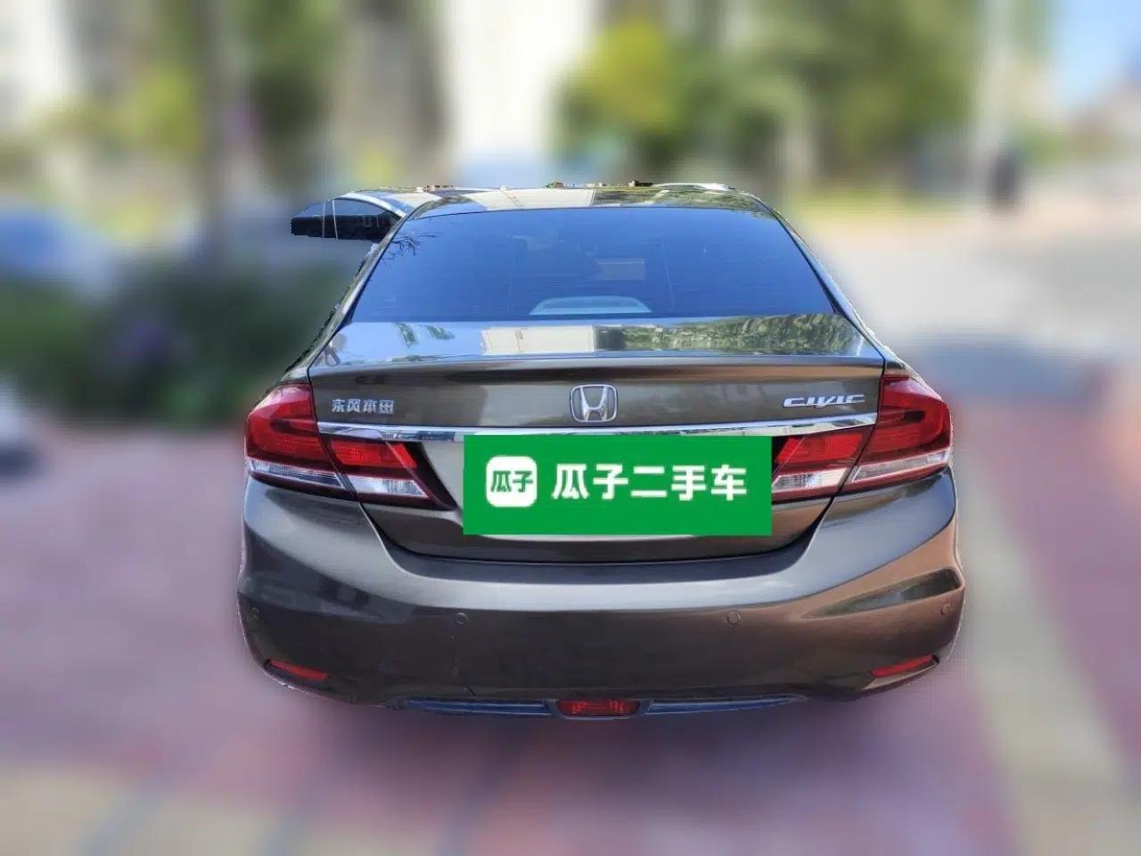 Honda Civic 2014 1.8L Automatic Classic Edition — миниатюра 5