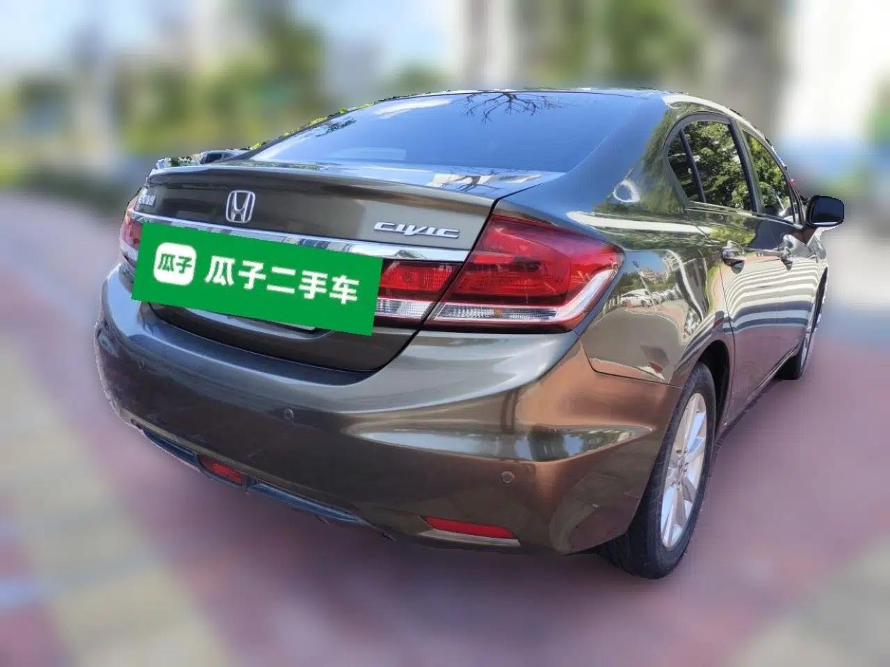 Honda Civic 2014 1.8L Automatic Classic Edition — миниатюра 6