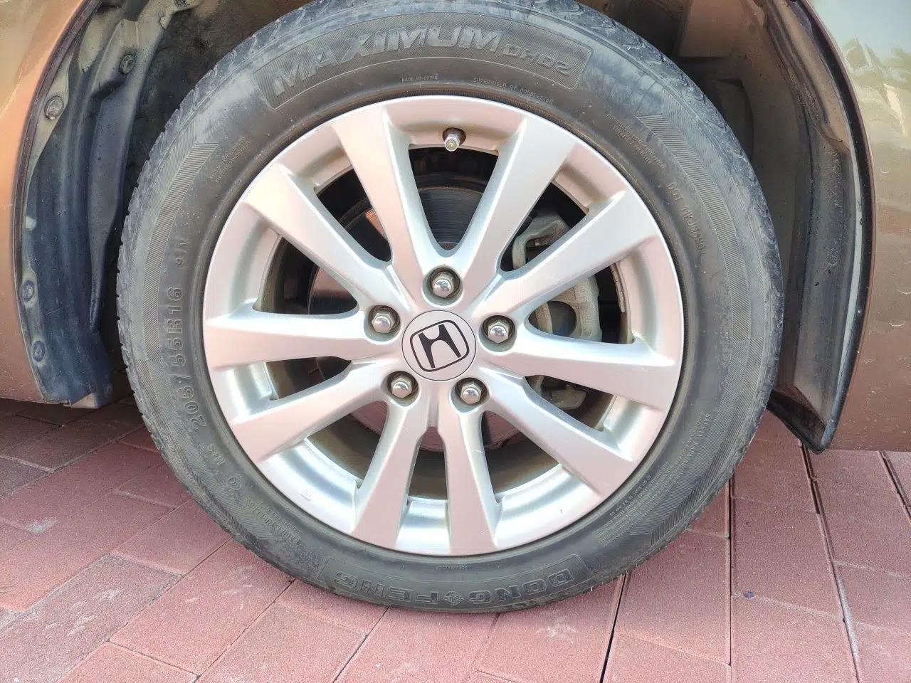 Honda Civic 2014 1.8L Automatic Classic Edition — миниатюра 8