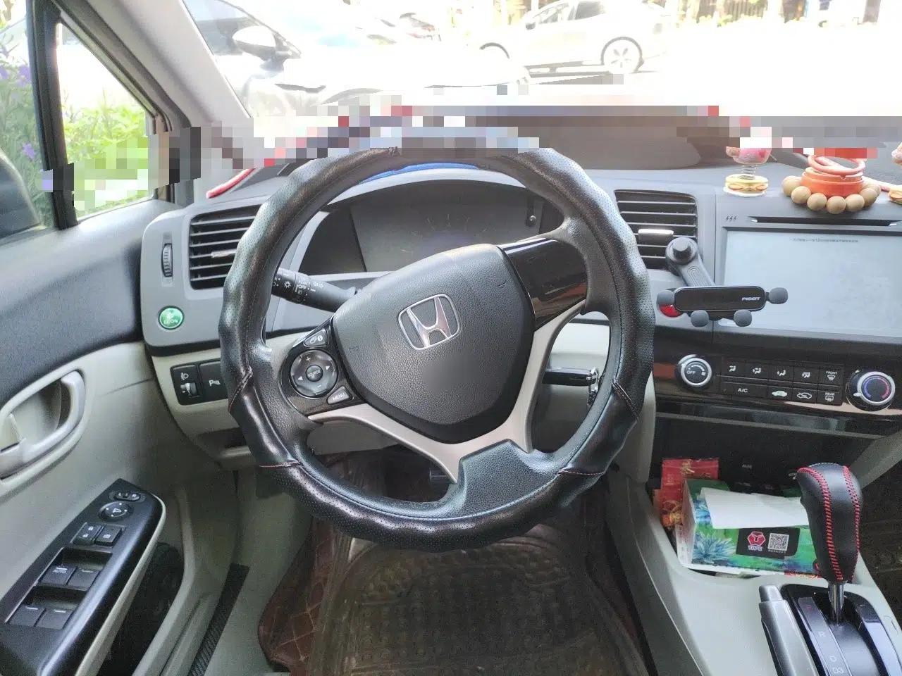 Honda Civic 2014 1.8L Automatic Classic Edition — миниатюра 10