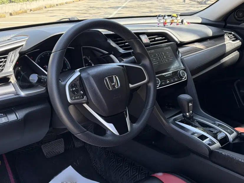 Honda Civic 2019 220TURBO CVT Dynamic Edition China V — миниатюра 12