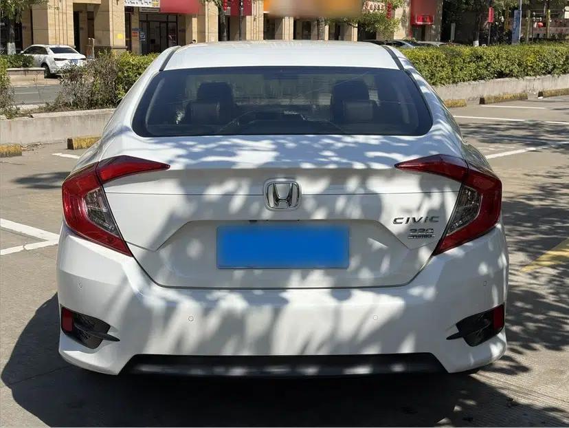 Honda Civic 2019 220TURBO CVT Dynamic Edition China V — миниатюра 5