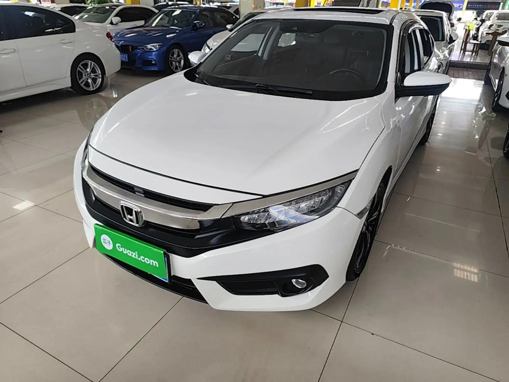 Honda Civic 2016 220TURBO CVT Prestige Edition — миниатюра 1